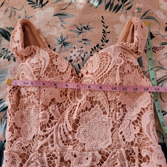 EUC Asos Lace Embroidered Sleeveless Semi Formal Dres - Picture 8 of 10